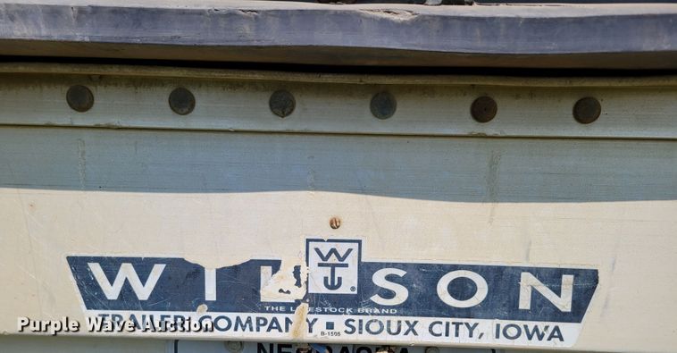 image for item DM2440 1996 Wilson PSAL-303P  livestock trailer