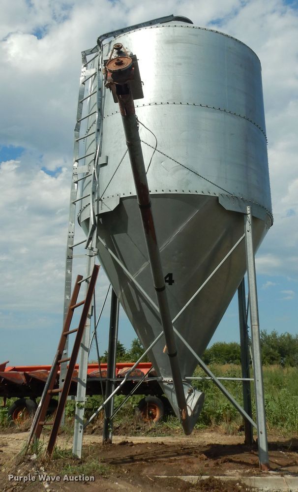 image for item DN1714 Grain bin