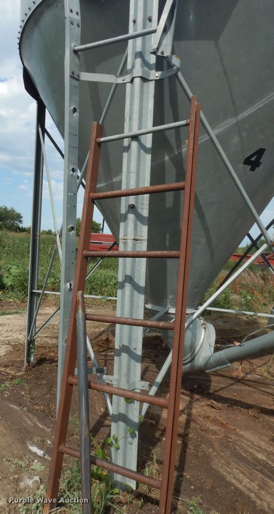 image for item DN1714 Grain bin