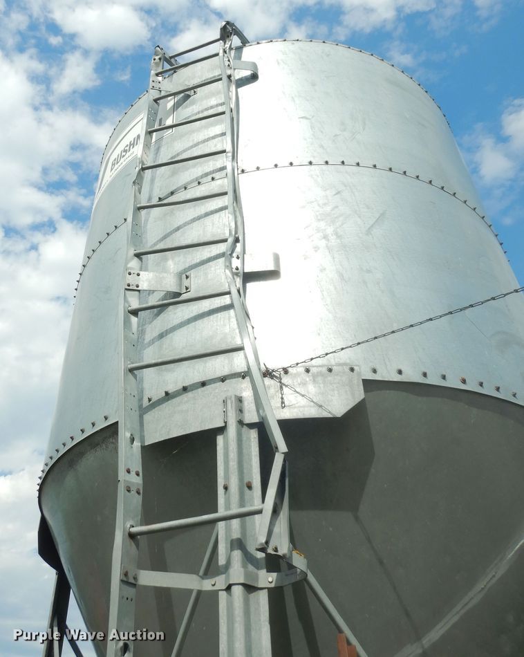 image for item DN1714 Grain bin