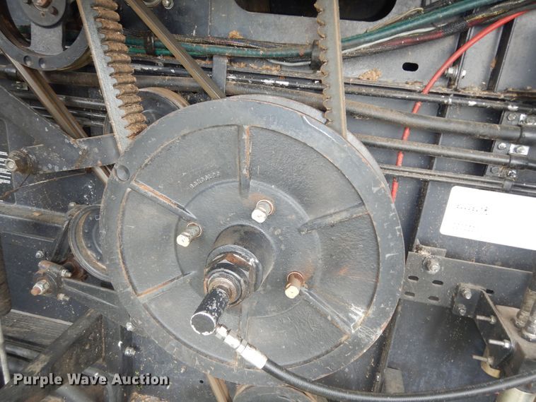 image for item DN1718 1986 Gleaner R50  combine