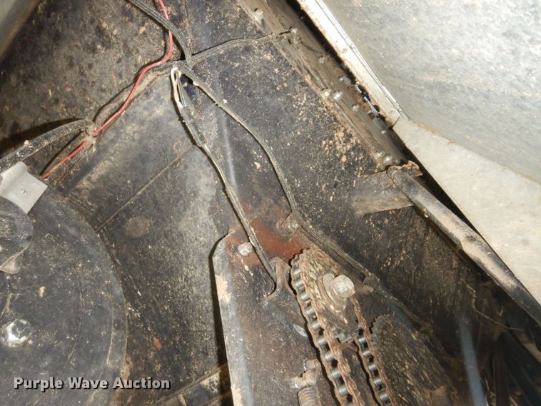 image for item DN1718 1986 Gleaner R50  combine