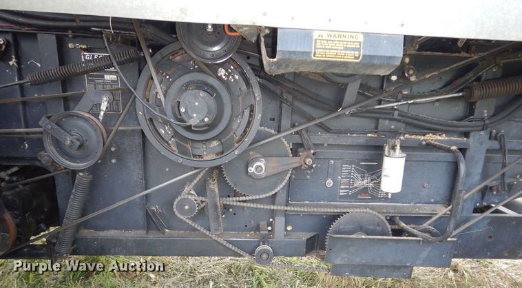 image for item DN1718 1986 Gleaner R50  combine