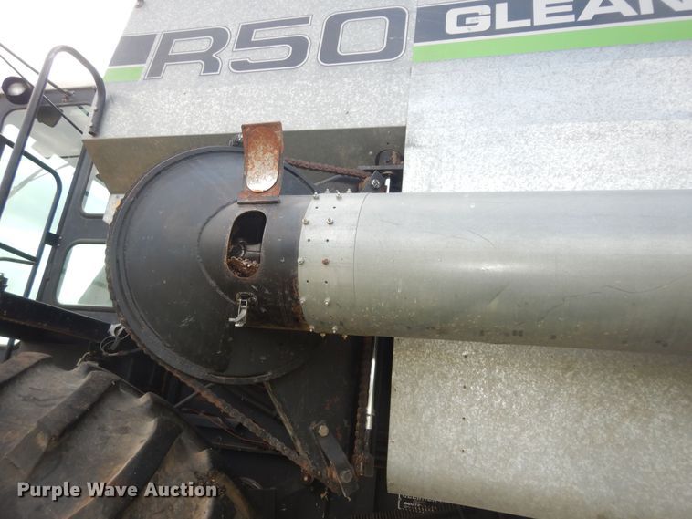 image for item DN1718 1986 Gleaner R50  combine