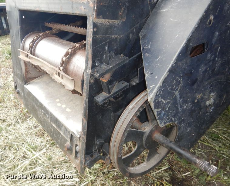 image for item DN1718 1986 Gleaner R50  combine