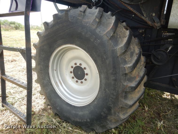 image for item DN1718 1986 Gleaner R50  combine