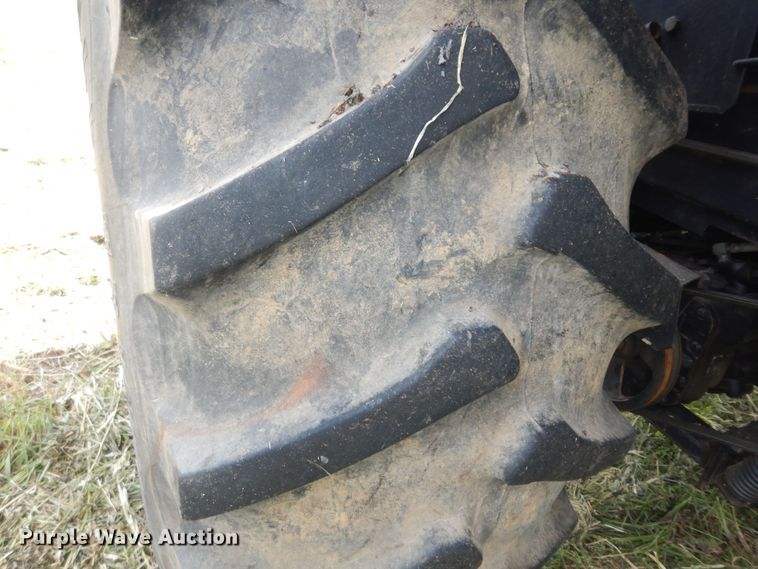 image for item DN1718 1986 Gleaner R50  combine