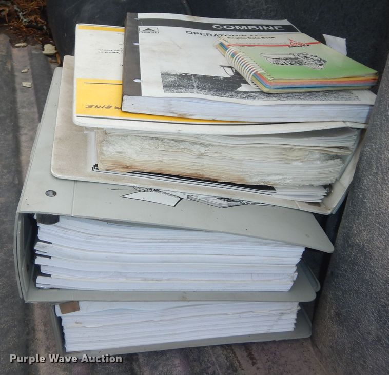 image for item DN1718 1986 Gleaner R50  combine