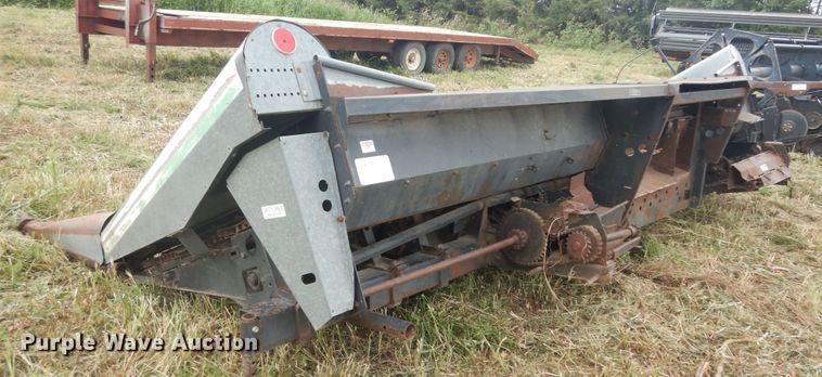 image for item DN1720 Allis Chalmers  corn head