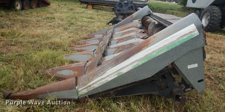 image for item DN1720 Allis Chalmers  corn head