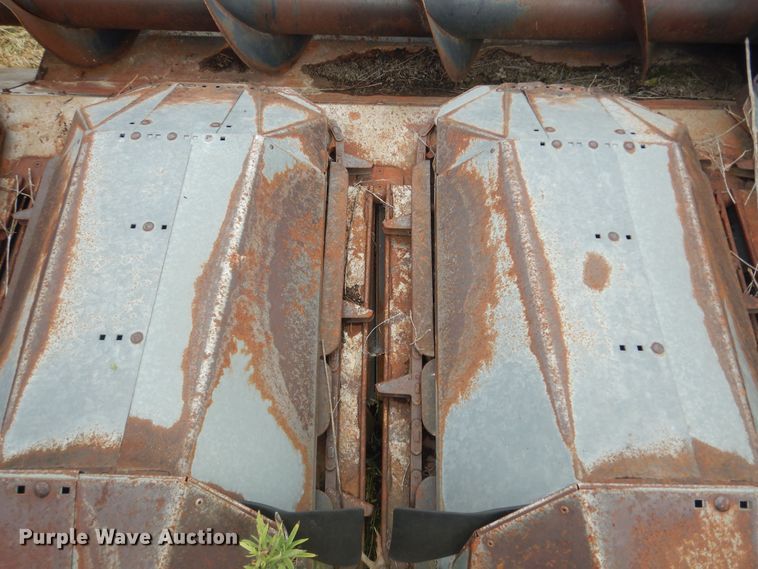 image for item DN1720 Allis Chalmers  corn head