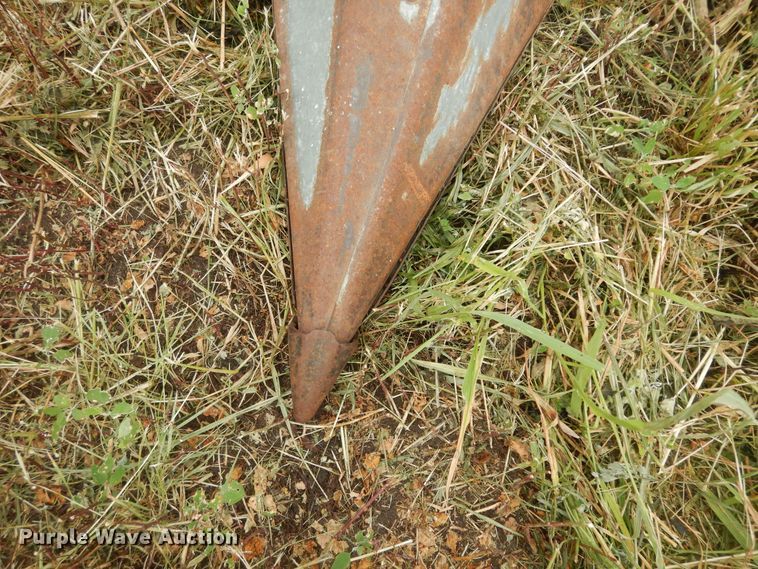 image for item DN1720 Allis Chalmers  corn head