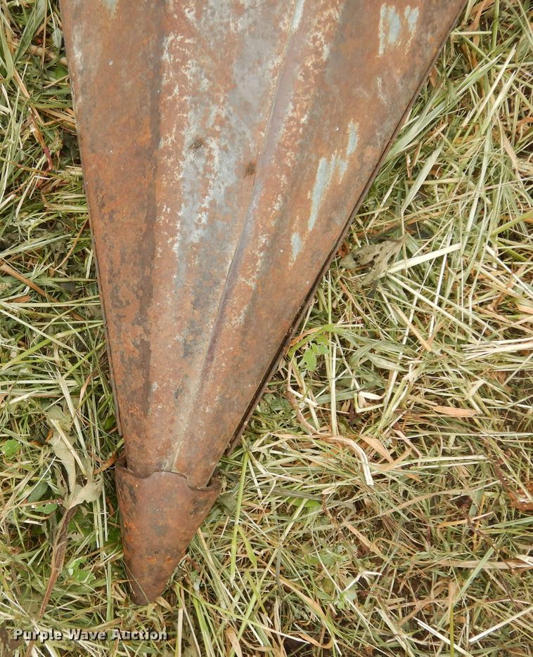 image for item DN1720 Allis Chalmers  corn head