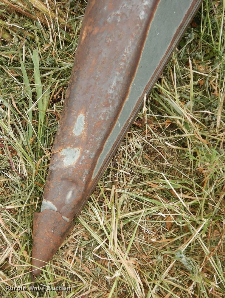 image for item DN1720 Allis Chalmers  corn head