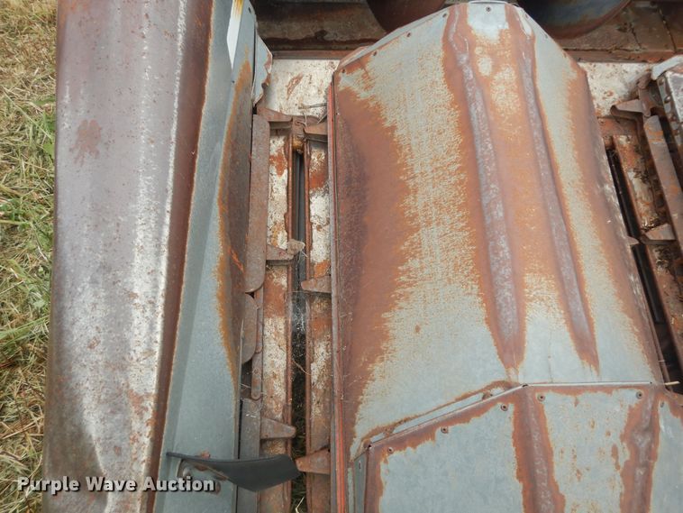 image for item DN1720 Allis Chalmers  corn head