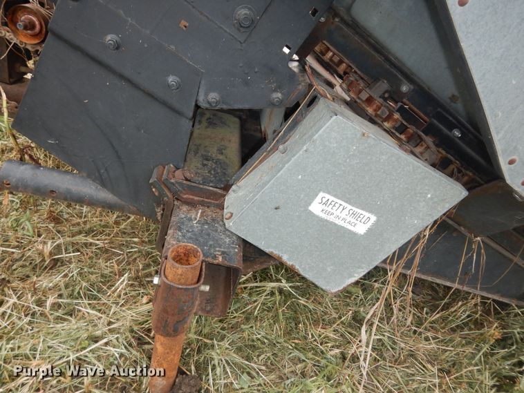 image for item DN1720 Allis Chalmers  corn head