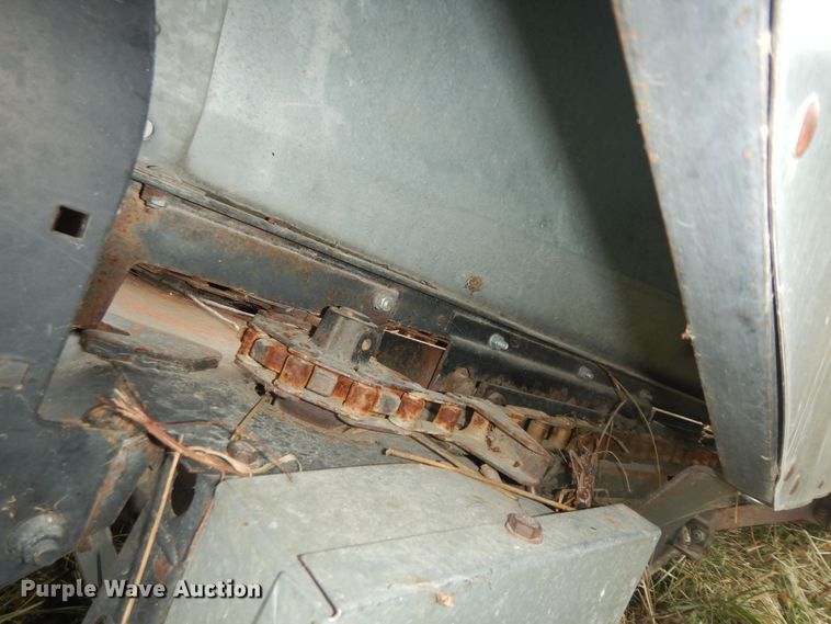 image for item DN1720 Allis Chalmers  corn head