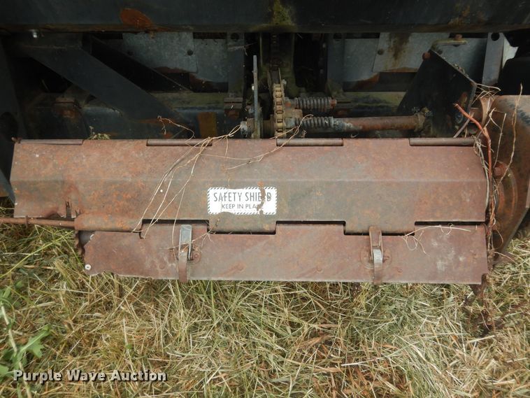 image for item DN1720 Allis Chalmers  corn head