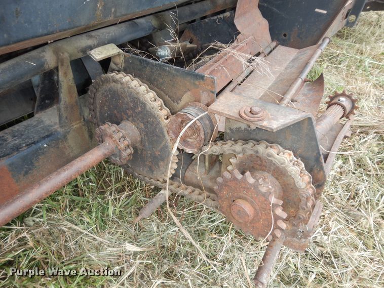 image for item DN1720 Allis Chalmers  corn head