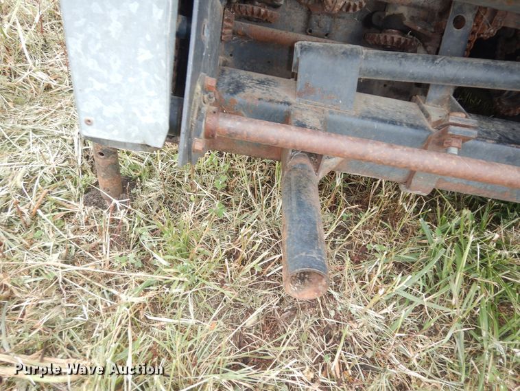image for item DN1720 Allis Chalmers  corn head