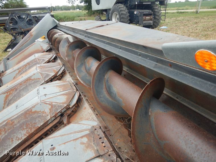 image for item DN1720 Allis Chalmers  corn head