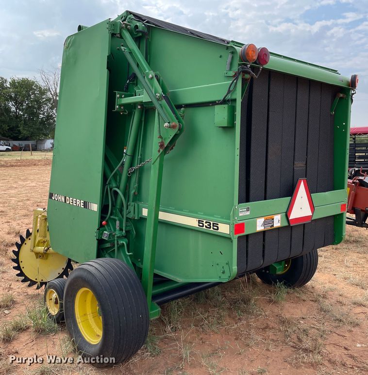 image for item DN5079 1995 John Deere 535  round baler
