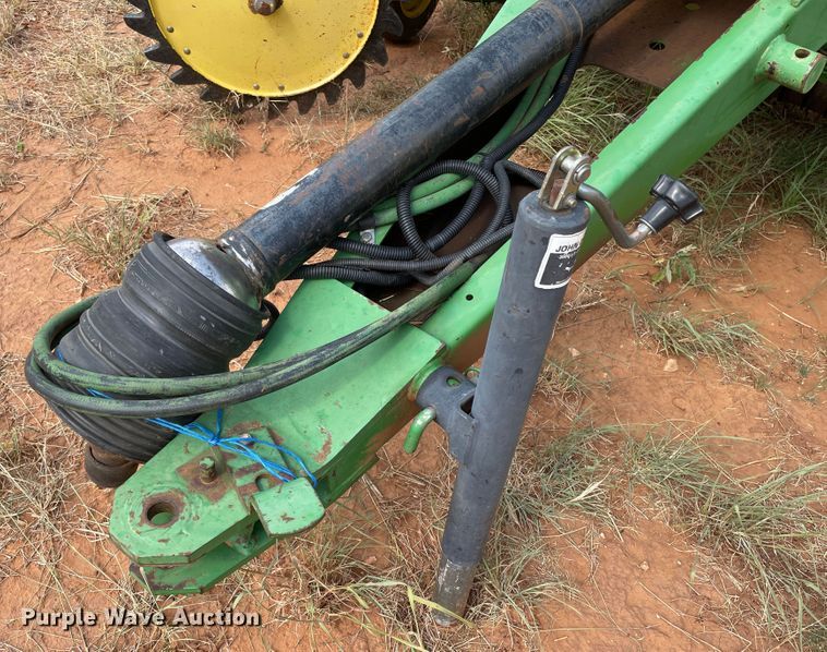 image for item DN5079 1995 John Deere 535  round baler