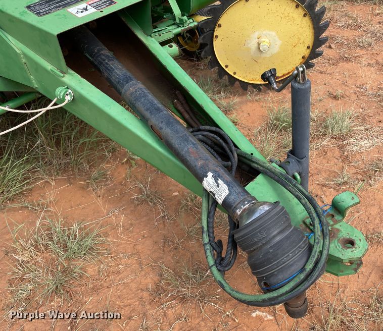 image for item DN5079 1995 John Deere 535  round baler