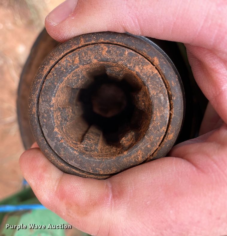 image for item DN5079 1995 John Deere 535  round baler