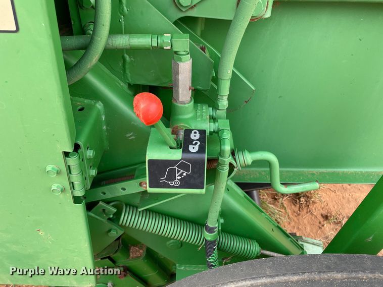 image for item DN5079 1995 John Deere 535  round baler