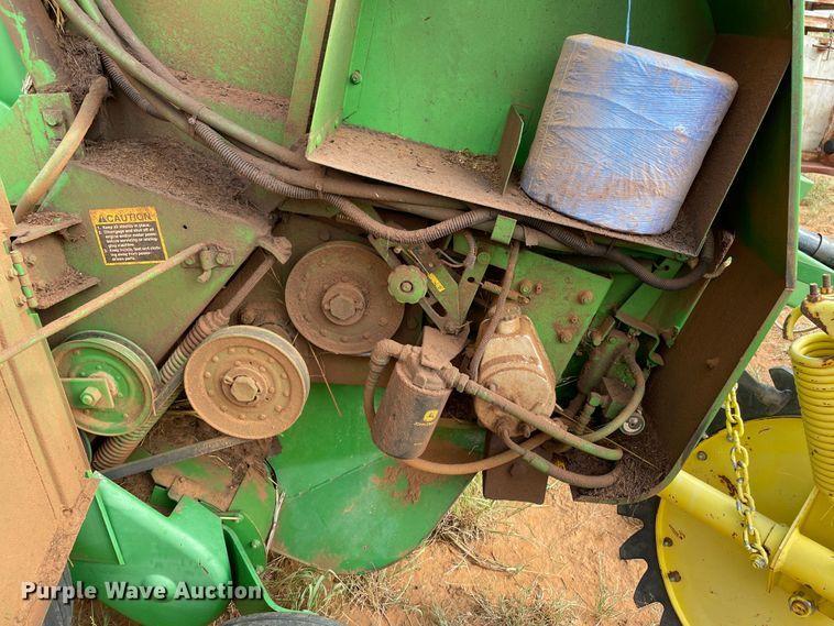 image for item DN5079 1995 John Deere 535  round baler
