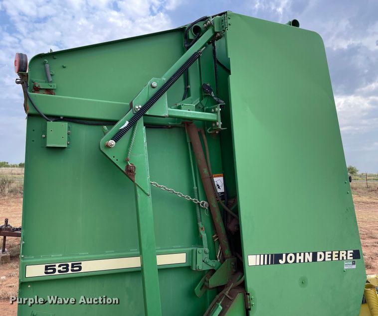 image for item DN5079 1995 John Deere 535  round baler