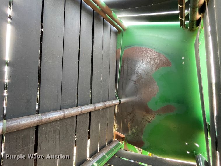 image for item DN5079 1995 John Deere 535  round baler