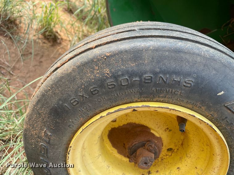 image for item DN5079 1995 John Deere 535  round baler