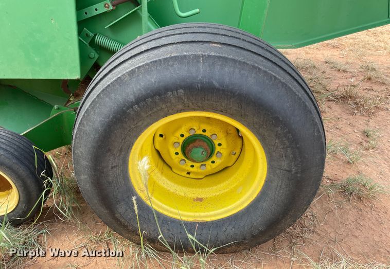 image for item DN5079 1995 John Deere 535  round baler