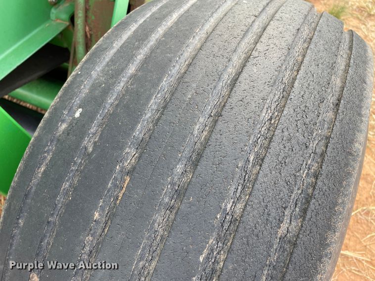 image for item DN5079 1995 John Deere 535  round baler