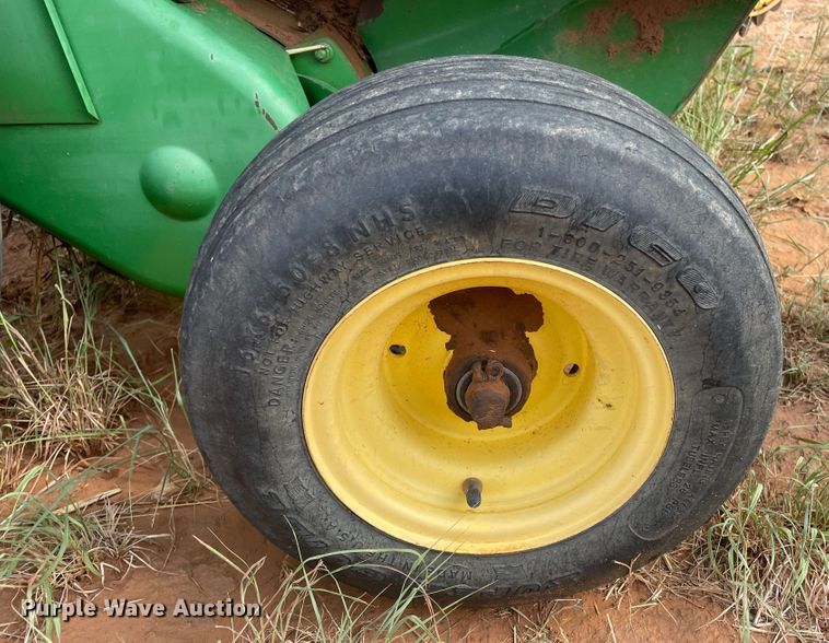 image for item DN5079 1995 John Deere 535  round baler
