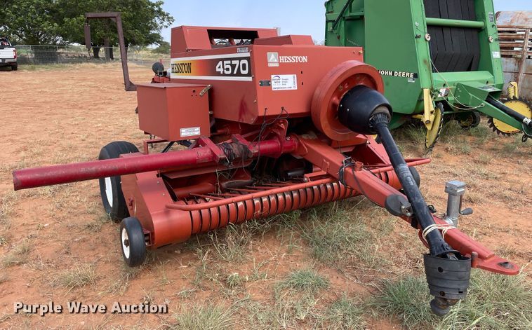image for item DN5080 2004 Hesston 4570  small square baler
