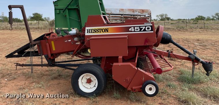 image for item DN5080 2004 Hesston 4570  small square baler