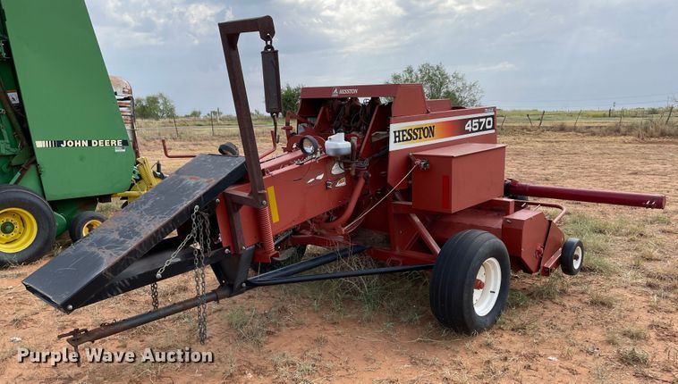 image for item DN5080 2004 Hesston 4570  small square baler
