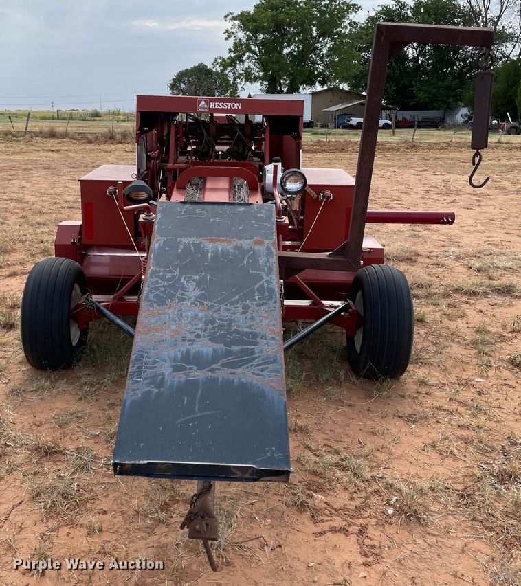 image for item DN5080 2004 Hesston 4570  small square baler