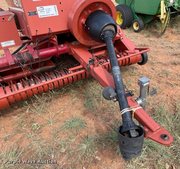 image for item DN5080 2004 Hesston 4570  small square baler