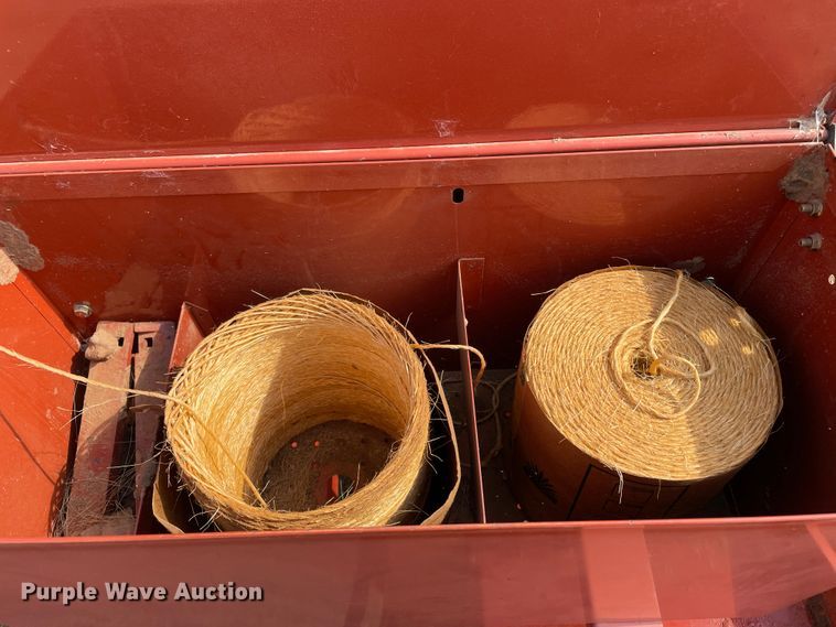 image for item DN5080 2004 Hesston 4570  small square baler