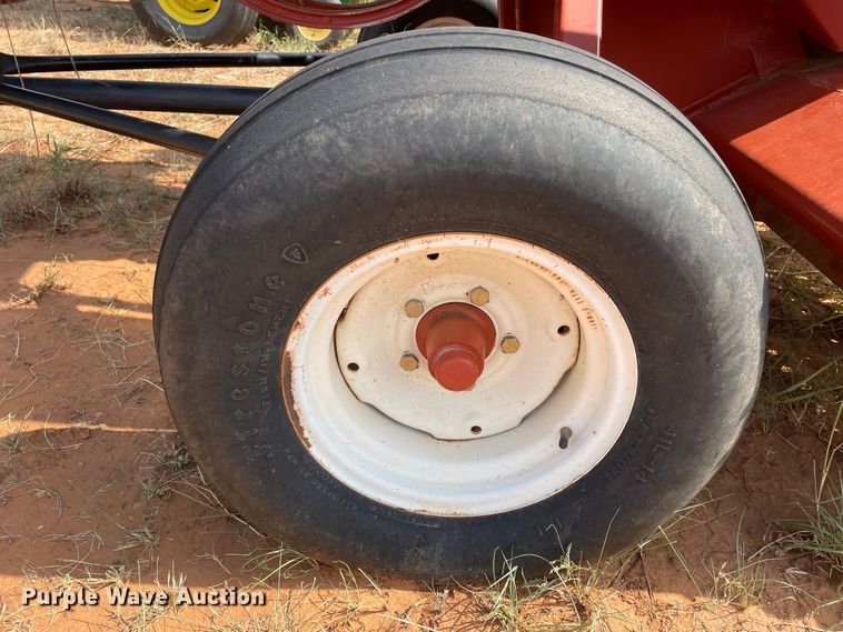 image for item DN5080 2004 Hesston 4570  small square baler