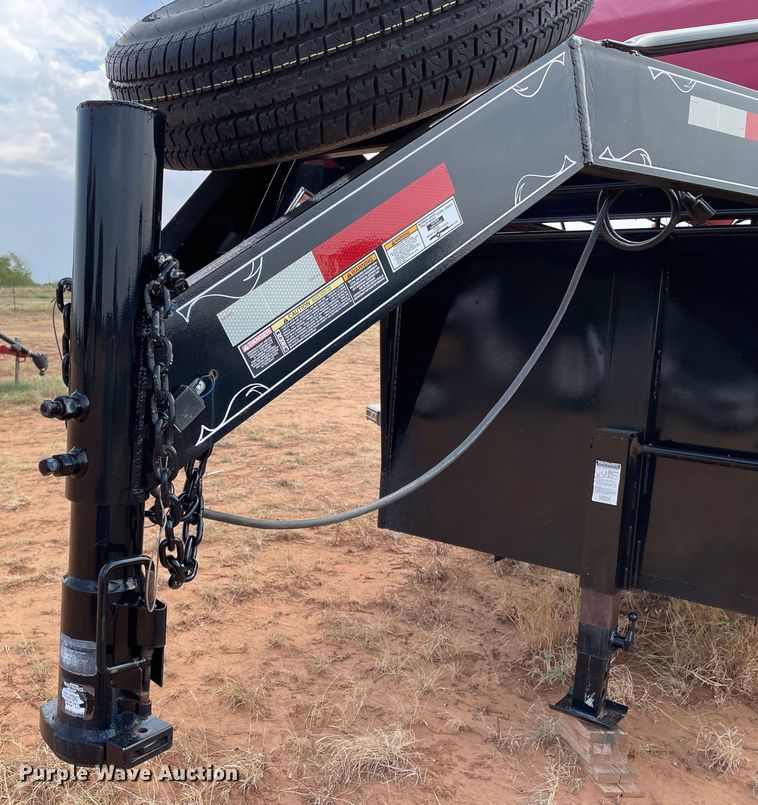 image for item DN5081 2013 W-W Roustabout  livestock trailer