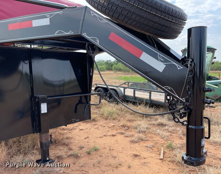 image for item DN5081 2013 W-W Roustabout  livestock trailer