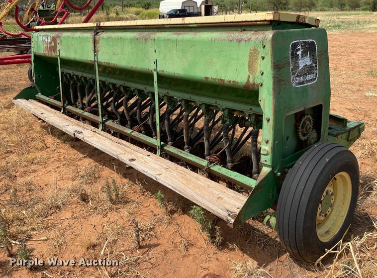 image for item DN5084 John Deere 8200  grain drill