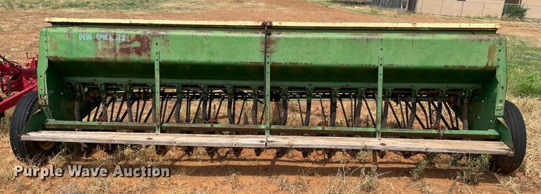 image for item DN5084 John Deere 8200  grain drill