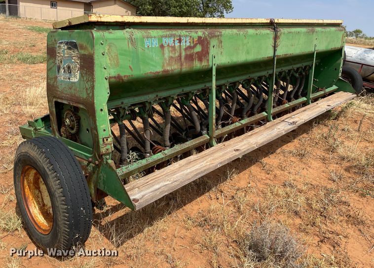 image for item DN5084 John Deere 8200  grain drill