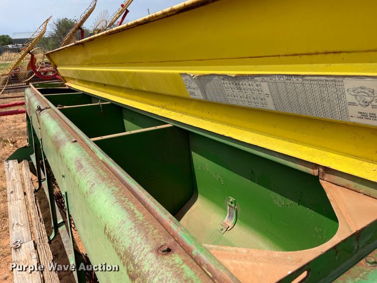 image for item DN5084 John Deere 8200  grain drill